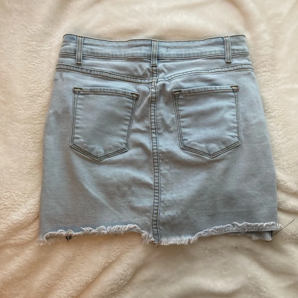 O2 Denim Mini Skirt Size Medium - Picture 4 of 8